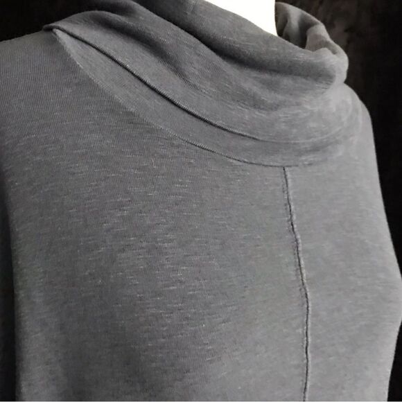 Paraphrase Blue Heathered Dolman Long Sleeve Top  - Size Medium - EUC - Picture 3 of 9